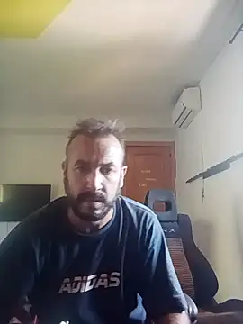 Snapshot of locoooo1313 chatting on 09/30/25, 10:32 locoooo1313 online show from 09/30/25, 10:32