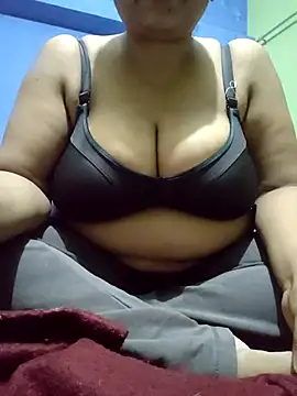 bitch-horny online show from 10/18/25, 03:58