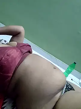 bitch-horny online show from 10/19/25, 05:16