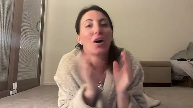 NurseStephania online show from 10/26/25, 05:41