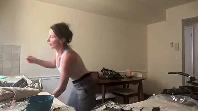 NurseStephania online show from 10/09/25, 03:34