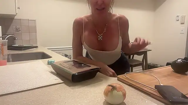 NurseStephania online show from 10/07/25, 11:39