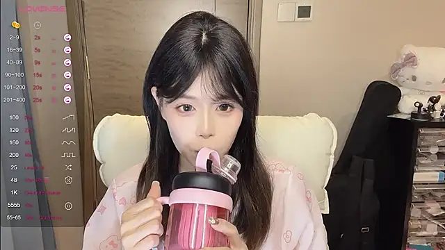 Koi-00 online show from 11/05/25, 03:59