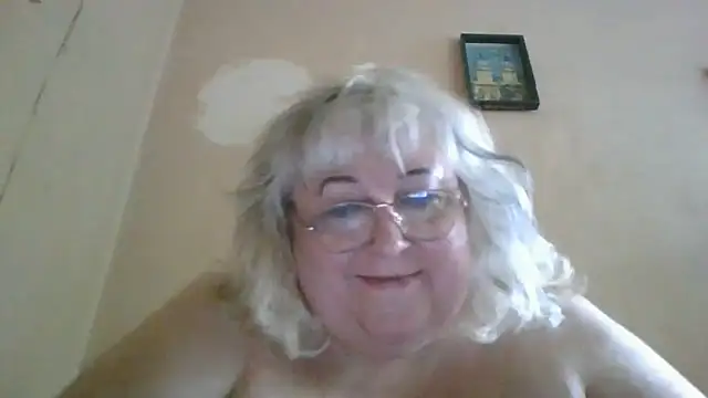 Snapshot of Lala-Love56 chatting on 06/28/26, 04:02 Lala-Love56 online show from 06/28/26, 04:02