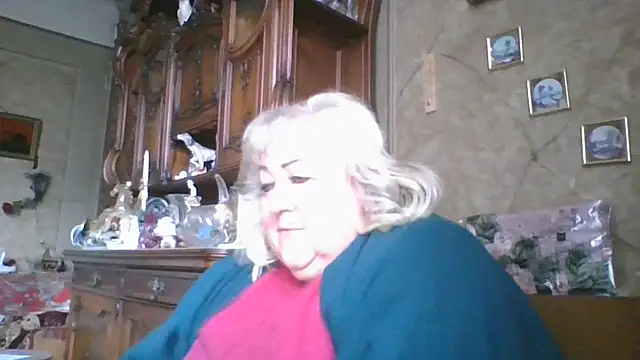 Snapshot of Lala-Love56 chatting on 10/03/25, 12:28 Lala-Love56 online show from 10/03/25, 12:28