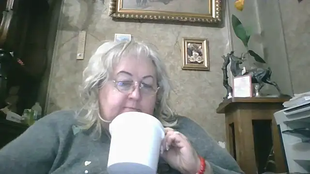 Lala-Love56 online show from 11/18/25, 06:44