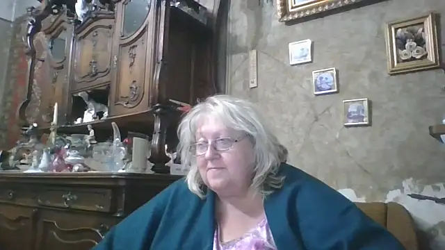 Snapshot of Lala-Love56 chatting on 09/10/25, 07:13 Lala-Love56 online show from 09/10/25, 07:13