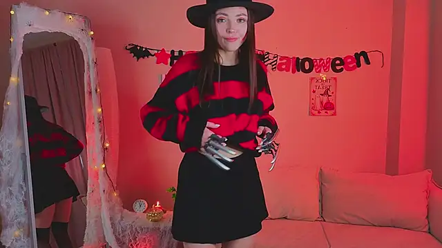 OliviaKis  online show from 10/31/25, 07:38