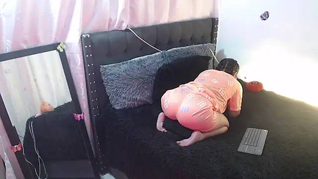 amberbakee online show from 10/31/25, 01:46