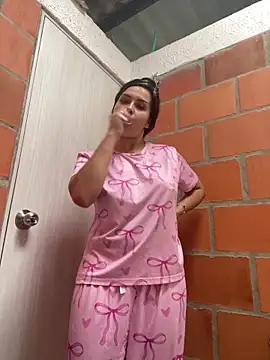 amberbakee online show from 11/26/25, 03:34