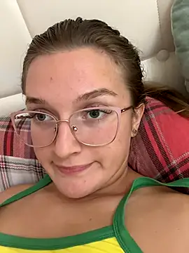 Bellatrisssaa online show from 09/18/25, 08:45