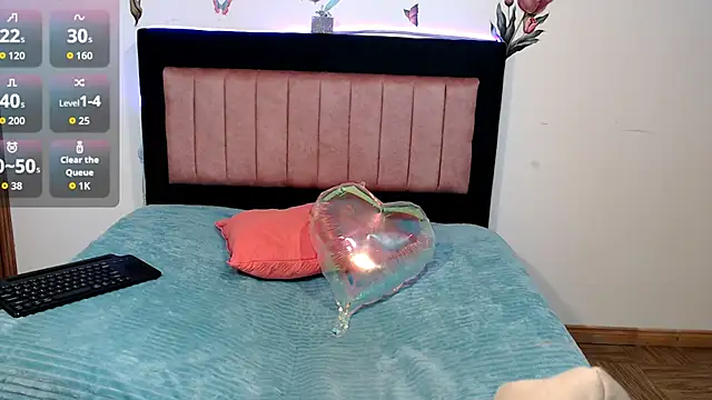 Valeryxs online show from 11/25/25, 08:53