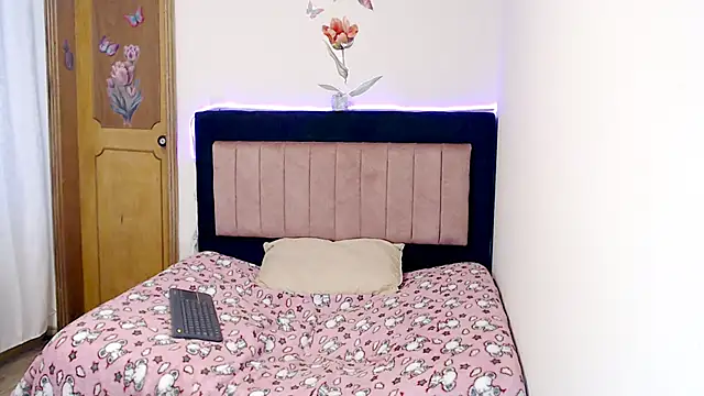 Snapshot of Valeryxs chatting on 02/09/26, 10:41 Valeryxs online show from 02/09/26, 10:41