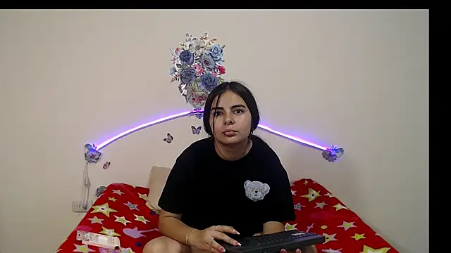 Valeryxs online show from 10/21/25, 07:57