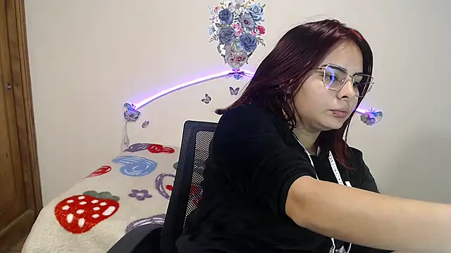 Valeryxs online show from 11/04/25, 07:39