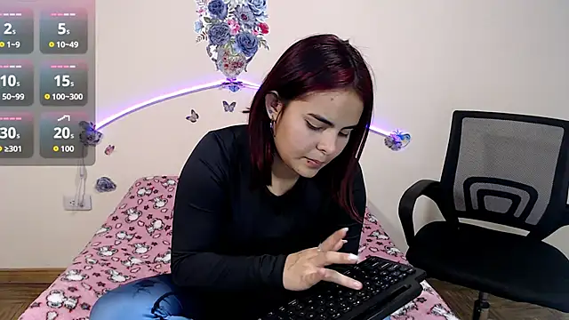 Valeryxs online show from 11/18/25, 08:34