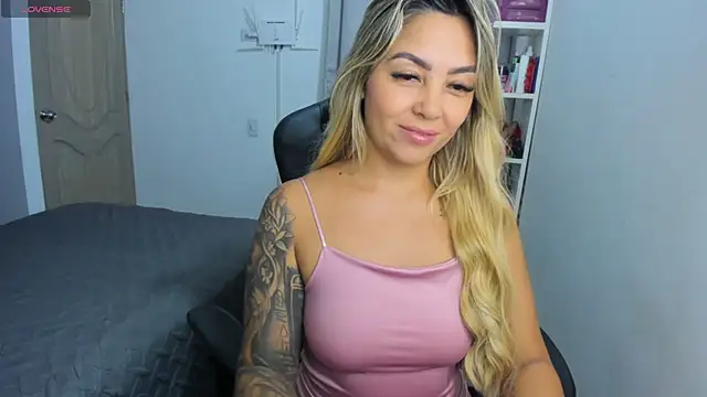 Snapshot of NicolPorto chatting on 09/29/25, 11:27 NicolPorto online show from 09/29/25, 11:27