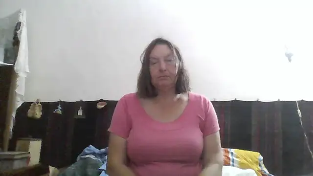 Snapshot of AnnaLive570 chatting on 06/04/26, 03:44 AnnaLive570 online show from 06/04/26, 03:44