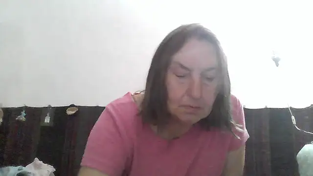 Snapshot of AnnaLive570 chatting on 06/17/26, 03:39 AnnaLive570 online show from 06/17/26, 03:39
