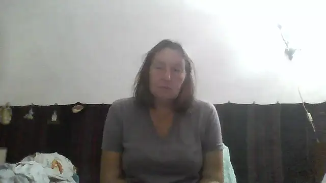 Snapshot of AnnaLive570 chatting on 07/06/26, 03:35 AnnaLive570 online show from 07/06/26, 03:35