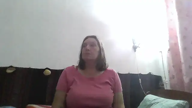 Snapshot of AnnaLive570 chatting on 06/28/26, 03:18 AnnaLive570 online show from 06/28/26, 03:18