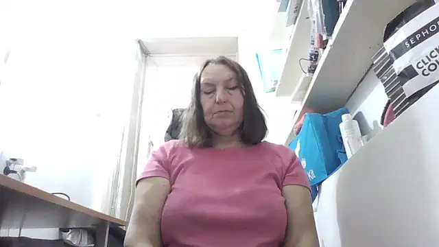 AnnaLive570 online show from 12/18/25, 05:23