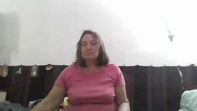 Snapshot of AnnaLive570 chatting on 06/18/26, 12:43 AnnaLive570 online show from 06/18/26, 12:43
