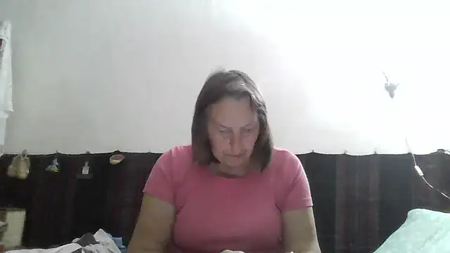 Snapshot of AnnaLive570 chatting on 06/12/26, 02:31 AnnaLive570 online show from 06/12/26, 02:31