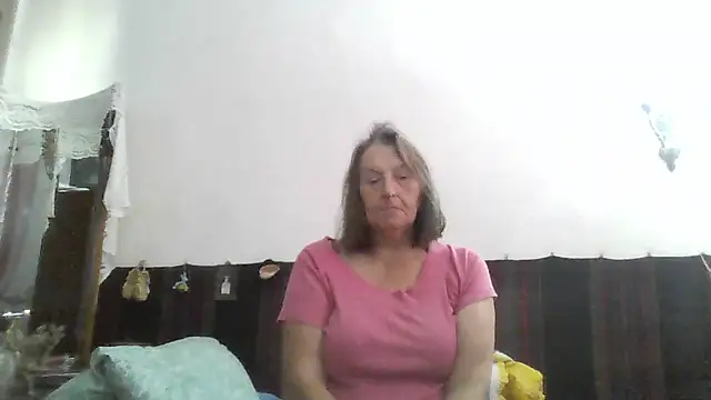 Snapshot of AnnaLive570 chatting on 06/25/26, 05:12 AnnaLive570 online show from 06/25/26, 05:12