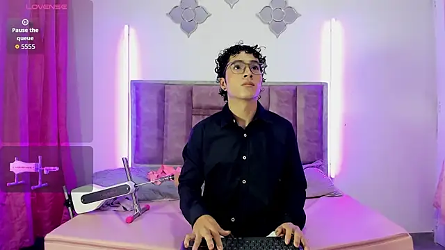 0anonimo bottom1 online show from 10/02/25, 12:41