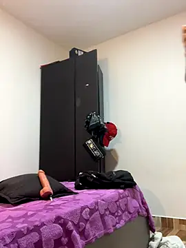 0anonimo bottom1 online show from 09/29/25, 07:41