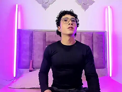 0anonimo bottom1 online show from 09/25/25, 08:26