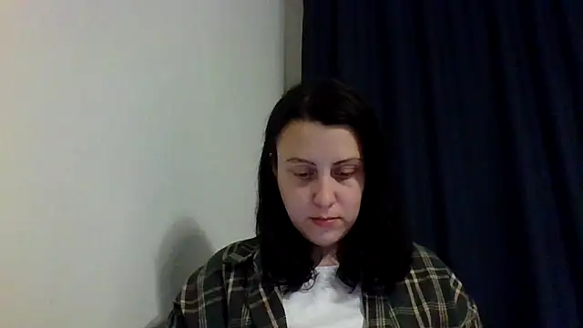 Snapshot of Nyrella chatting on 11/05/25, 07:39 Nyrella online show from 11/05/25, 07:39