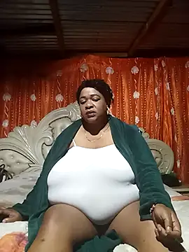 BUSTY QUEEEN online show from 10/16/25, 07:55