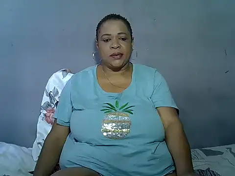 BUSTY QUEEEN online show from 11/24/25, 09:53
