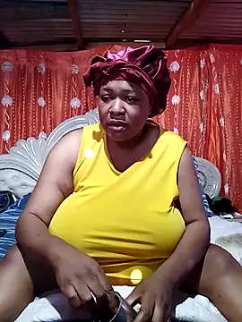 BUSTY QUEEEN online show from 10/15/25, 06:00