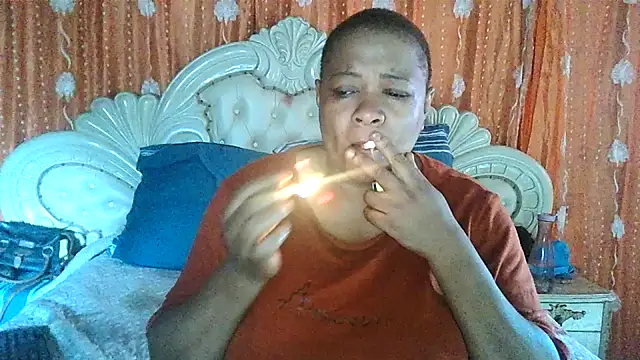 BUSTY QUEEEN online show from 10/18/25, 12:40