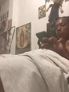 elpeluchenegroxxx3 online show from 05/17/26, 03:17