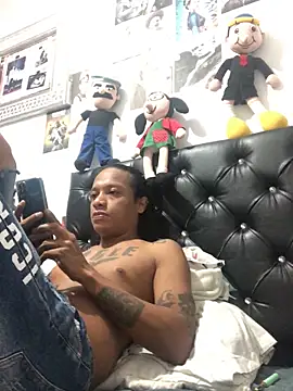 Snapshot of elpeluchenegroxxx3 chatting on 02/27/26, 10:31 elpeluchenegroxxx3 online show from 02/27/26, 10:31