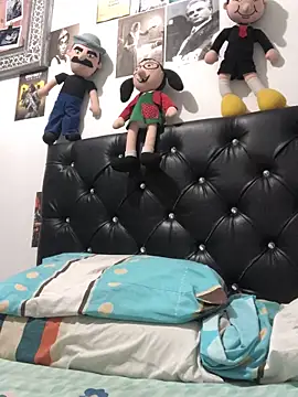 elpeluchenegroxxx3 online show from 03/15/26, 12:28