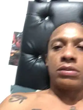 Snapshot of elpeluchenegroxxx3 chatting on 03/02/26, 02:23 elpeluchenegroxxx3 online show from 03/02/26, 02:23