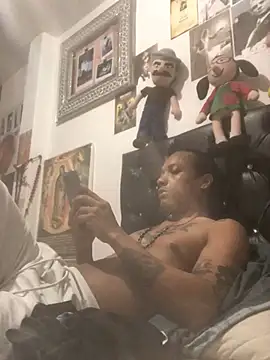 elpeluchenegroxxx3 online show from 04/12/26, 12:47