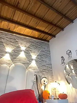 Snapshot of Kristy1_ chatting on 10/31/25, 12:02 Kristy1 online show from 10/31/25, 12:02