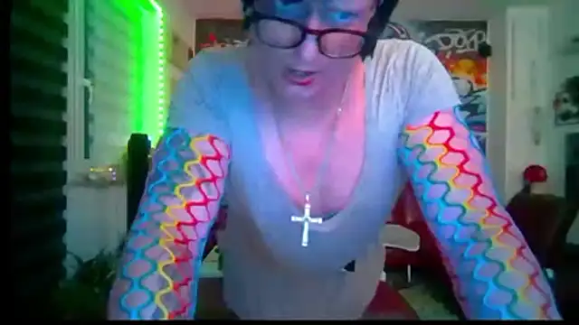 hellgirl1980 online show from 05/08/26, 07:50