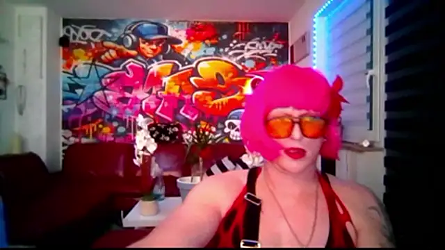 hellgirl1980 online show from 05/06/26, 10:58