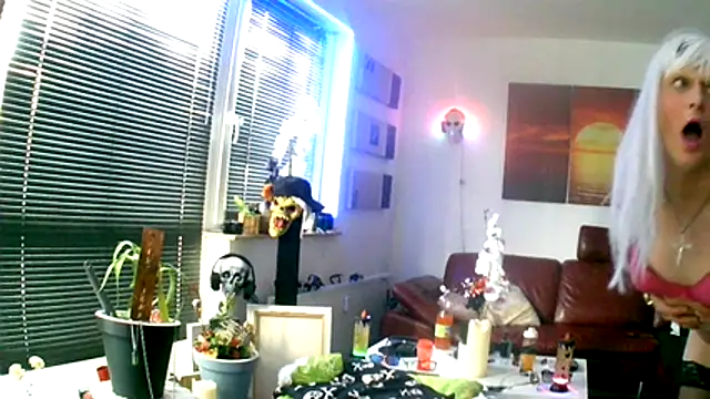 hellgirl1980 online show from 11/29/25, 09:53