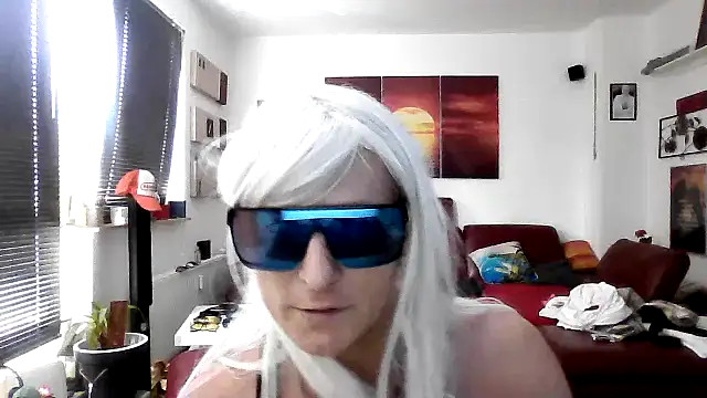 Snapshot of hellgirl1980 chatting on 09/22/25, 11:27 hellgirl1980 online show from 09/22/25, 11:27