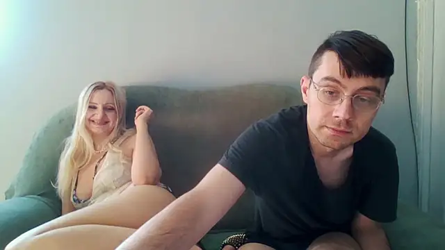 Snapshot of Eric_Basilio chatting on 11/06/25, 10:52 Eric Basilio online show from 11/06/25, 10:52