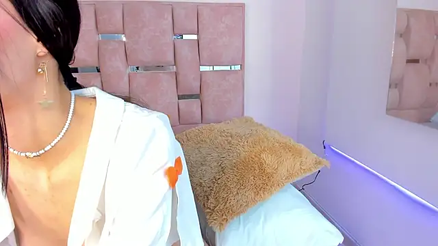 Daeni  online show from 09/16/25, 04:35