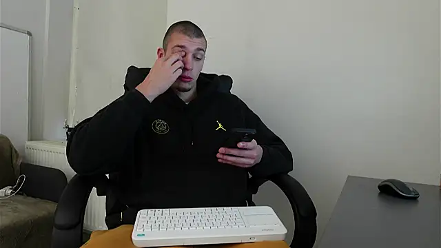 Ryan Dozer online show from 11/08/25, 07:01